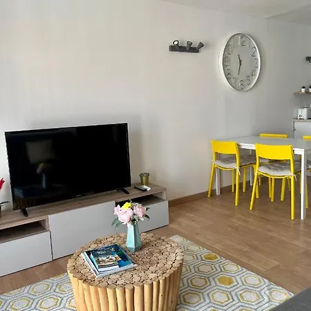 Perle Rare A 250m De La ! Climatise Avec Parking, Balcon & Wifi Διαμέρισμα *