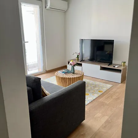 Perle Rare A 250m De La ! Climatise Avec Parking, Balcon & Wifi 생트막시메