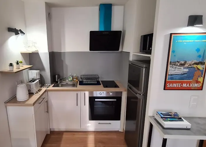 Perle Rare à 250m De La ! Climatisé Avec Parking, Balcon&wifi Apartamento Sainte-Maxime